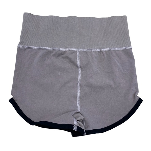 NWOT✨FP MOVEMENT✨- Dip It High Shorts M/L - Picture 10 of 13